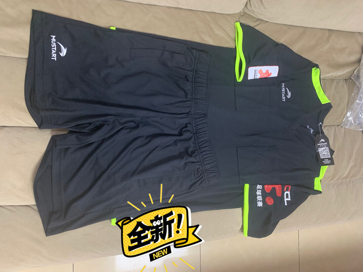 城市联赛裁判服 全新正品 爽快交易包邮