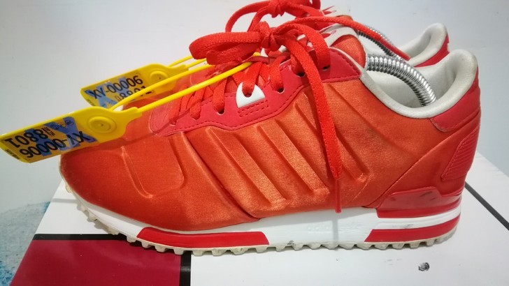 阿迪达斯三叶草Zx700休闲运动鞋36码正...