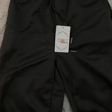 M码全新女士休闲裤 裤脚有抽绳可束脚穿 春...