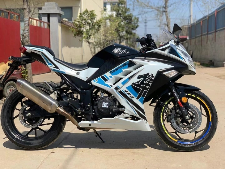 小忍者到双缸水冷400cc，改装天蝎排气 ...