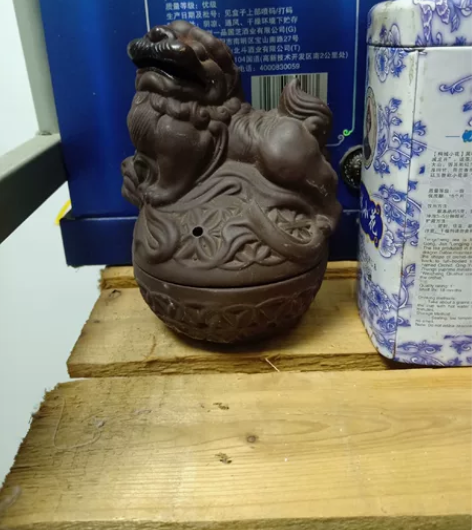 熏香炉,嘴巴这里熏的烟黑 ,可以刷掉 感兴...