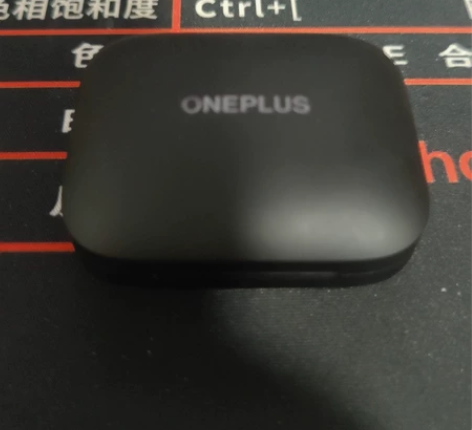 出一个耳机，不知道在哪查保修，盒子都在，用...
