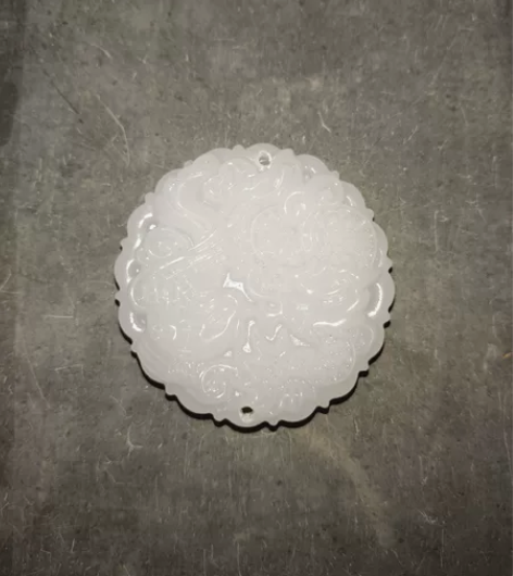 玉石店老板关门了低价出售，仿岫玉吊坠古龙玉...