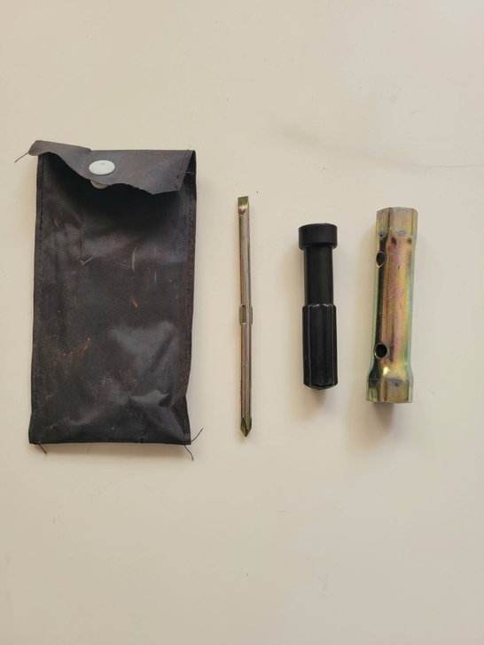 豪爵踏板车被交警收了,配套的工具。低价转让...