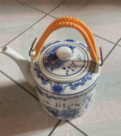 茶壶九成新面馆茶馆 感兴趣的话点“我想要”...