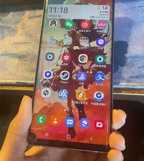 三星note9 韩版刷国行系统，屏幕有磕碰...