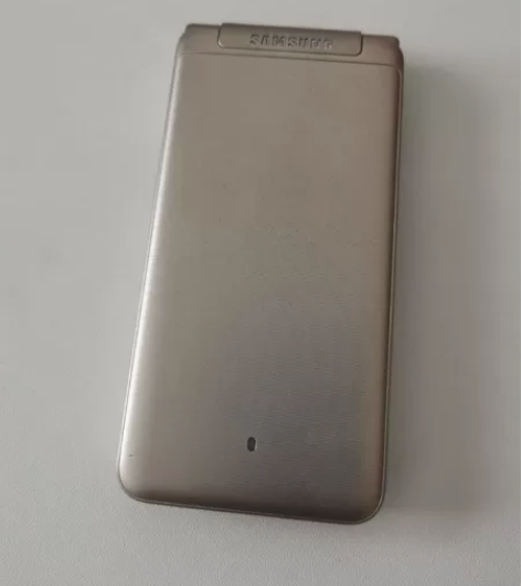 老古董三星Galaxy Folder G1...
