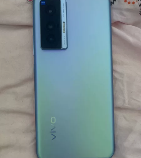 vivo手机， 感兴趣的话点“我想要”和我...