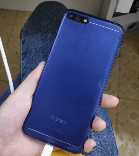 荣耀7a 2+32g,外破,无卡槽!功能正...