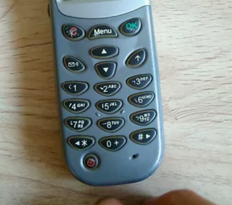 MOTOROLA手机。仔细看，问明白，看好...