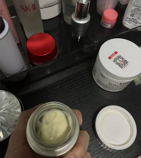 200多屈臣氏买的面霜，啥牌子忘了，四月底...