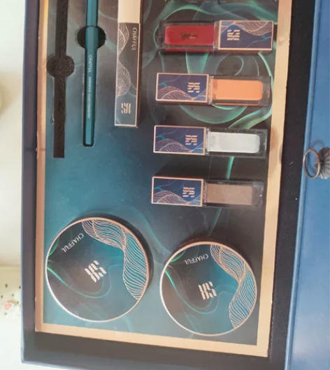 液体腮红，液体眼影，眼线液，粉饼，口红这一...