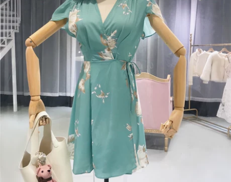 法式少女2018夏季新款度假风一片式裹身显...