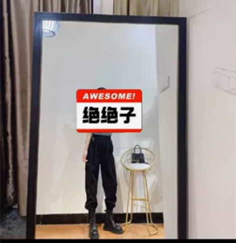 黑色时尚潮流款小个子女生工装裤，遮腿型，显...