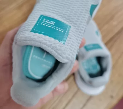 阿迪6K运动鞋 售出不退换 超值