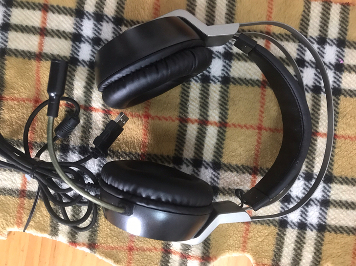 西部利亚k1游戏耳机,九新,功能都好的