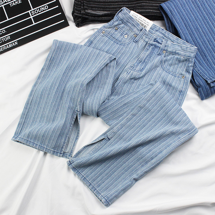 牛仔裤 质量很好,今年流行款 吊牌已拆,拍...