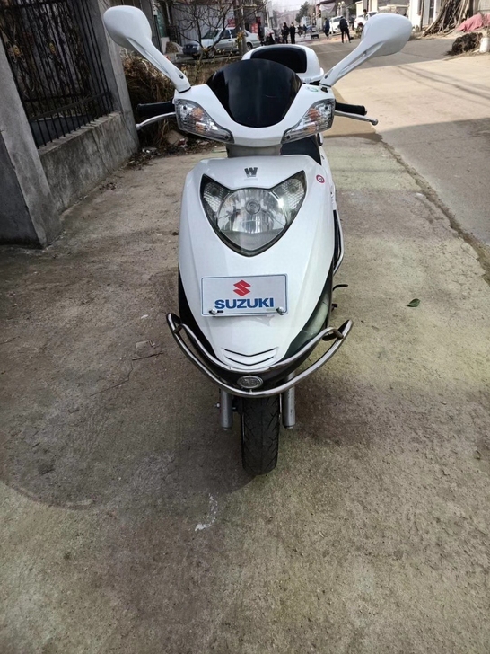 二手摩托车，踏板车，女装车新到豪爵天鹰12...