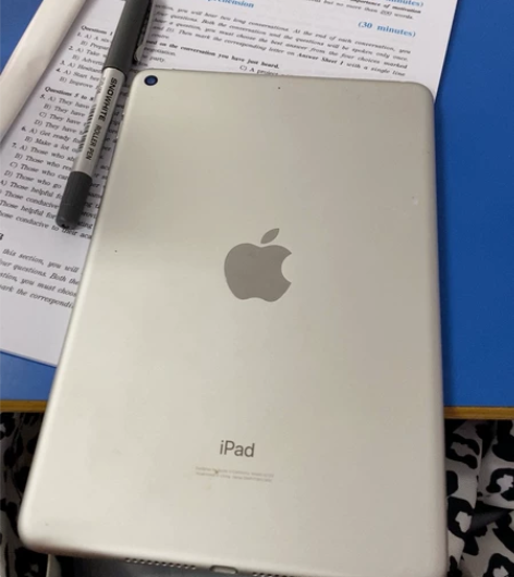 准备换过大屏幕的iPad刷课 暂时用不上小...