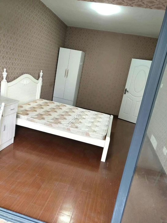 房东直租    湖左岸  两室一厅一厨一卫...