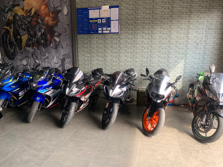 云南大理 机车环海摩托车出租