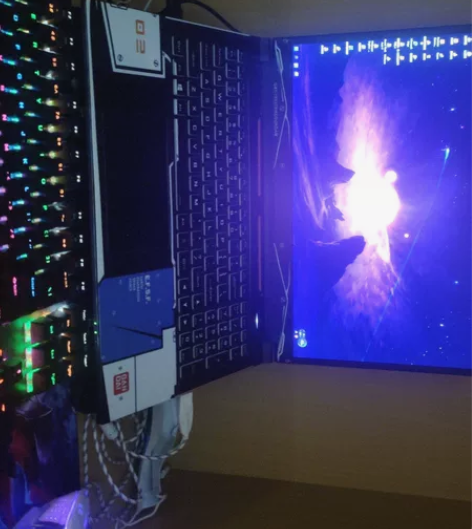 神舟战神z7刚买三个月，5700买的，键盘...