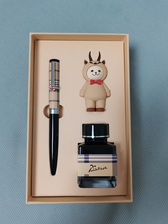 原价328买的,全新达芬奇钢笔,不议价!爽...