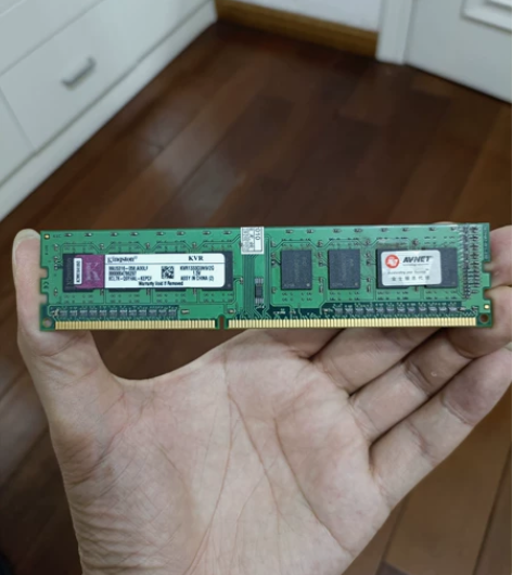 金士顿内存 DDR3 1333 2G 成色...