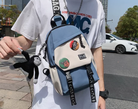 胸包男运动款潮牌ins超火日系单肩包小包国...