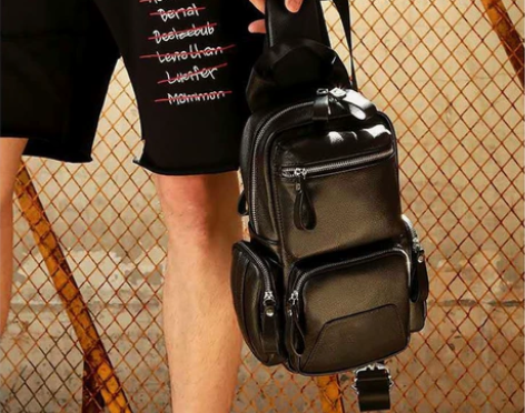 新款真皮男士胸包单肩斜挎运动休闲背包头层牛...