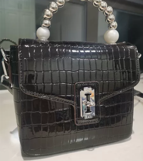 全新，洋气，小香风，珍珠手提包质感漆皮鳄鱼...