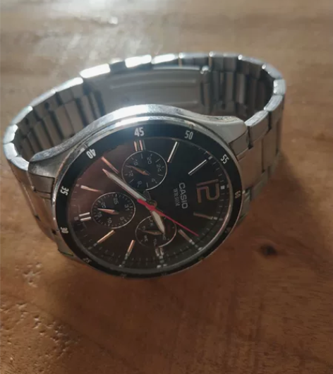 卡西欧男士手表，包装盒都在。 感兴趣的话点...