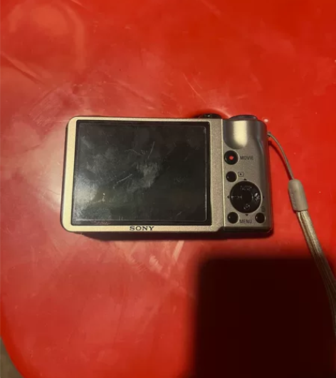 索尼相机 正常使用 品相如图 单机 感兴趣...