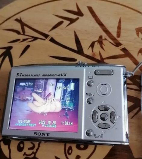 索尼数码相机DSC-T5,成色如图,正常使...