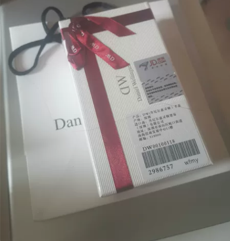 丹尼尔惠灵顿DW手表 买来戴了几次后，一直...