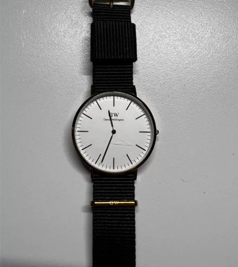 澳门买的Dw手表白色40mm 澳门买的保真...