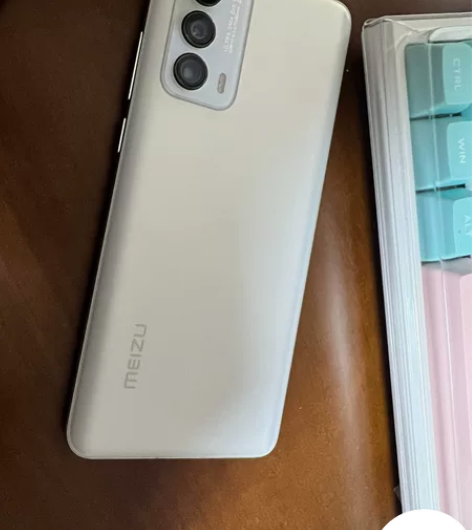 魅族18 8加128成色还不错 售后换过屏...