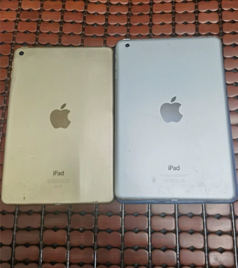 苹果iPad mini4 128开机屏爆无...