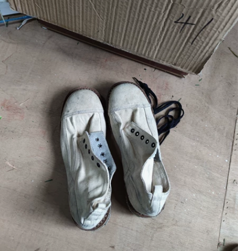 老式帆布鞋，未穿过。瑕疵品处理，都是41码...