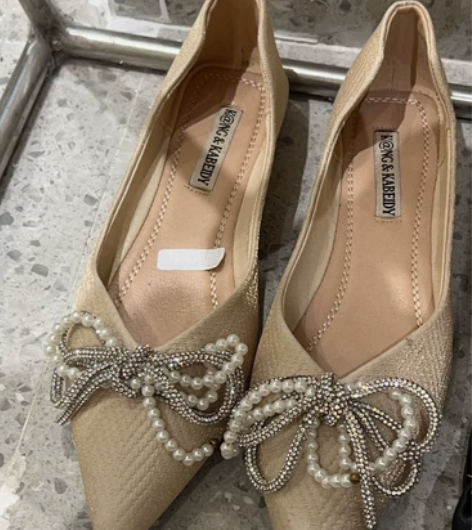 尖头豆豆平底单鞋软底晚晚风温柔瓢鞋 全新