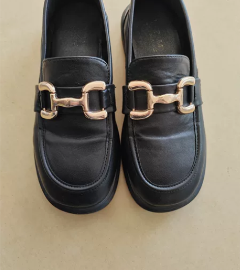 英伦风乐福单鞋，40码，码数标准，只穿过两...