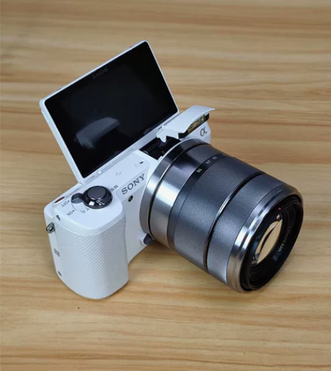 索尼微单a5000，镜头18-55，非套机...