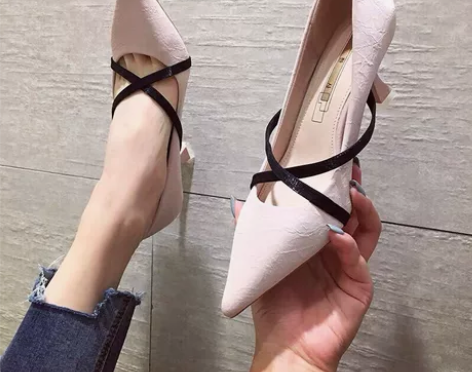 高跟鞋百搭法式可爱少女粉色细跟尖头网红中跟...