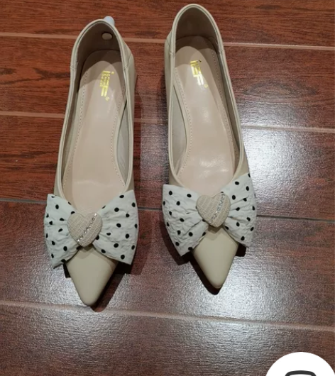 爱依服鞋包店正品,9395-1-尖头粗跟单...