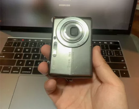 卡西欧z700 正常使用痕迹 屏幕有一点灰...
