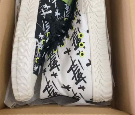 安踏布鞋 40码 很帅的 当初一起买了三双...