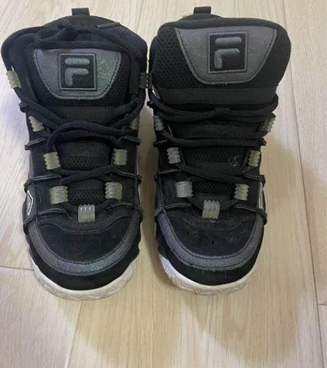 斐乐运动鞋36码 没穿几次，也没洗过 专柜...
