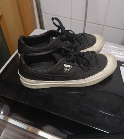 出一双彪马板鞋。41码。正品正常穿着一个月...