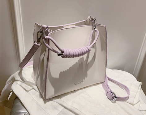 ?天彩翼飞 手机包 感兴趣的话点“我想要”...