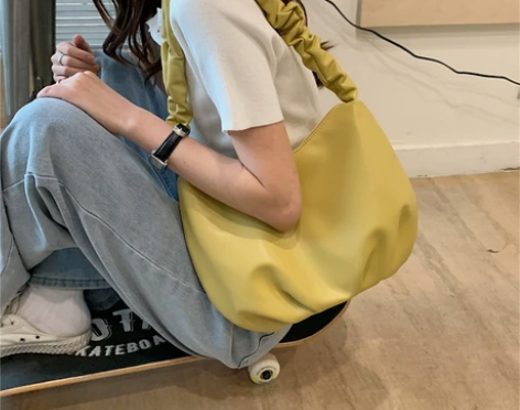包包女2022夏季新款褶皱单肩包云朵包托特...